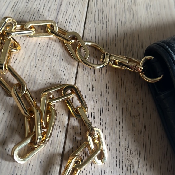 Tory Burch black pebble leather crossbody bag - Picture 7 of 12